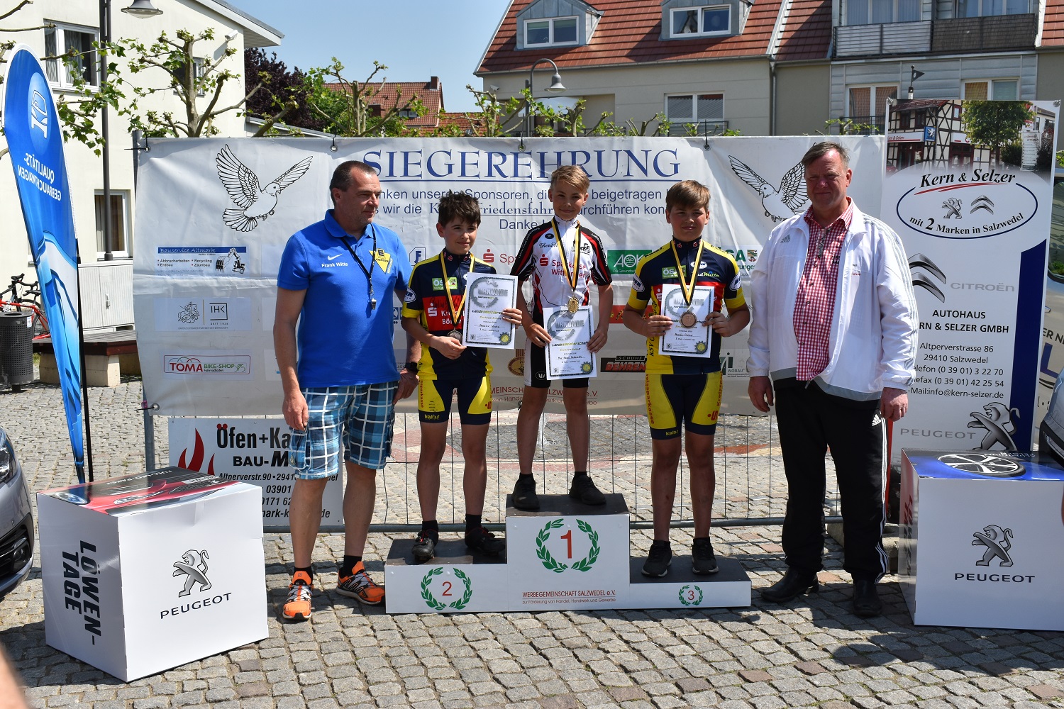 Siegerehrung U13 männlich; Maurice 2. Platz, Marwin 3 Platz